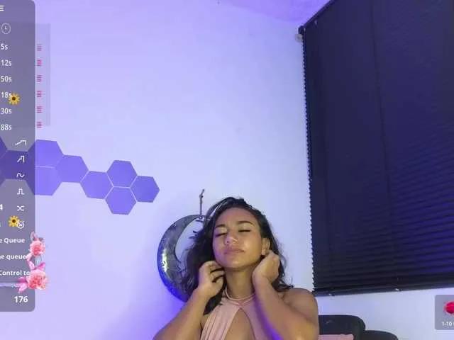 Alahia on BongaCams