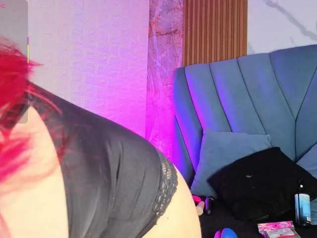 angel-red on BongaCams