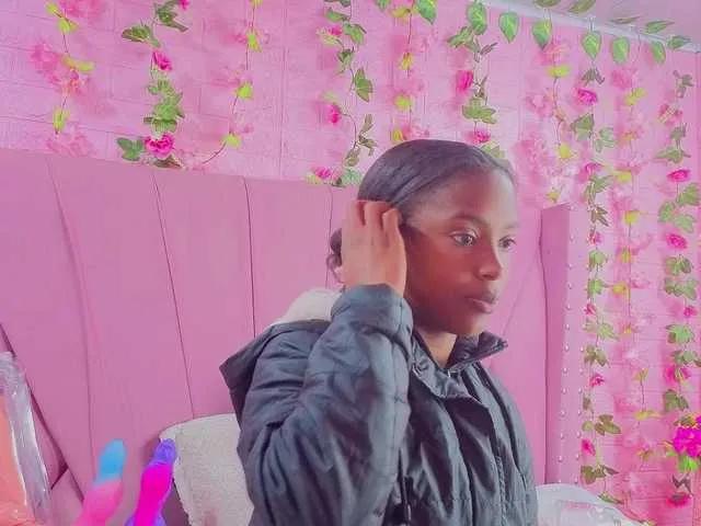 AngeyaPetite on BongaCams