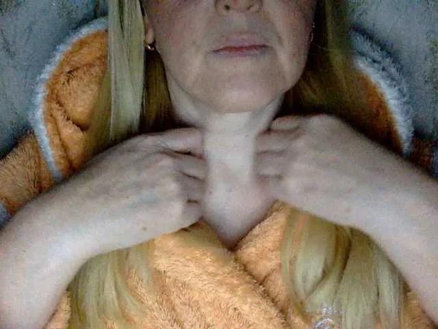 BlondyVio on BongaCams