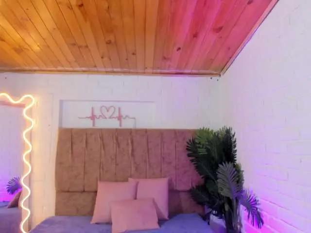 Chiara-tay on BongaCams