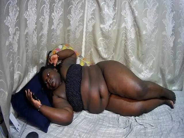 chubby-pritty on BongaCams