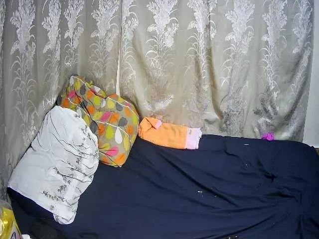 chubby-pritty from BongaCams