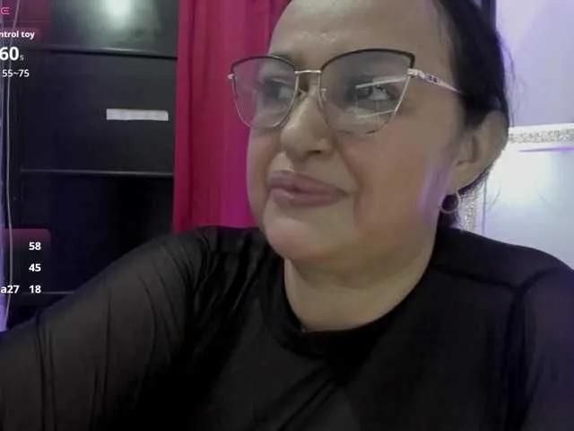 Gianahomi on BongaCams