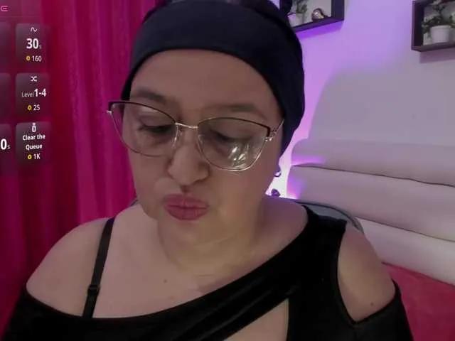 Gianahomi on BongaCams