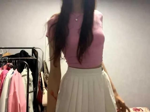 Jucycute on BongaCams