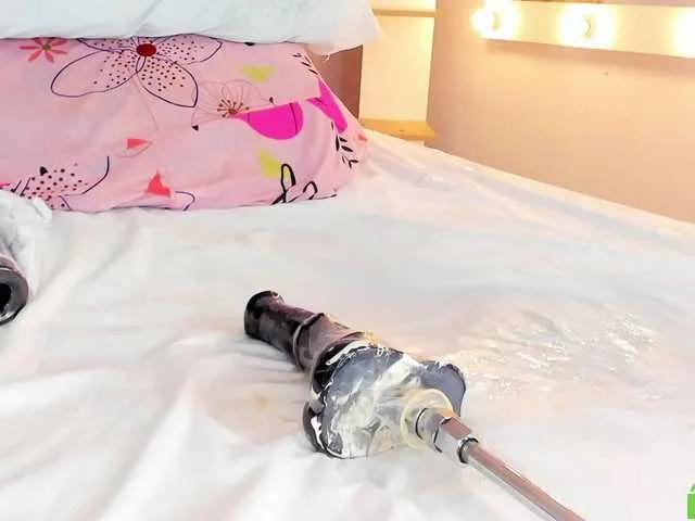 julyannaa from BongaCams