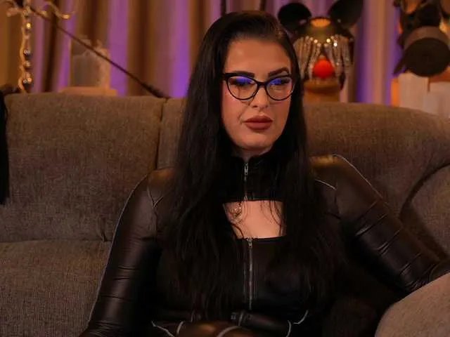 KellyKent on BongaCams