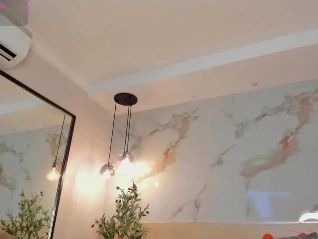 leathompson1 on BongaCams