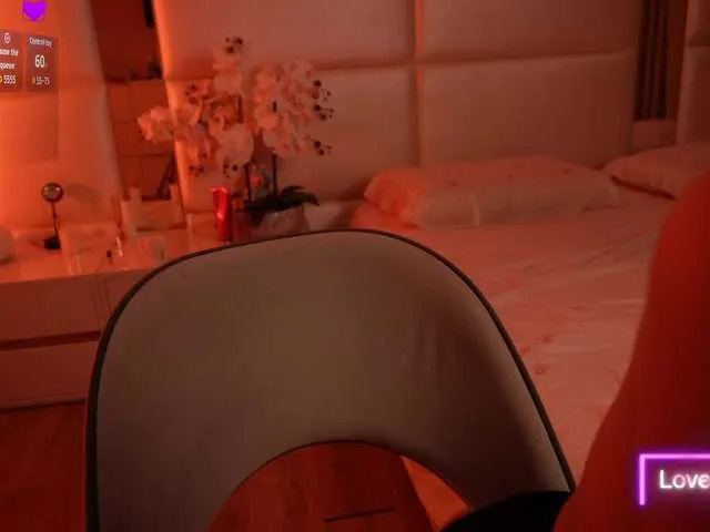 LilyColins on BongaCams