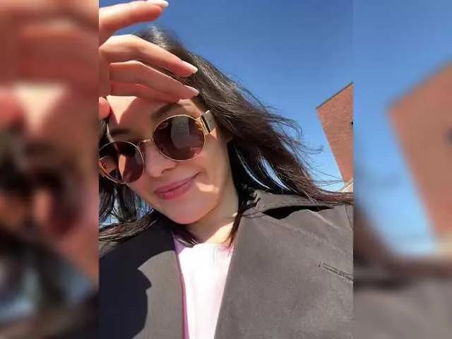 Love69me on BongaCams