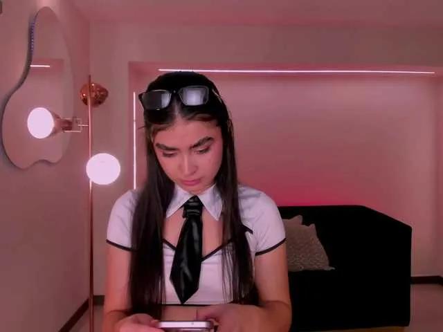 LucyWeiss from BongaCams