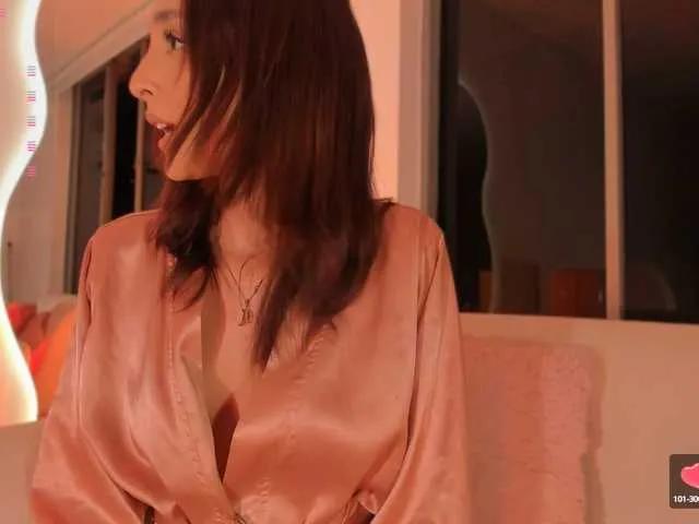 Megan-Holly on BongaCams