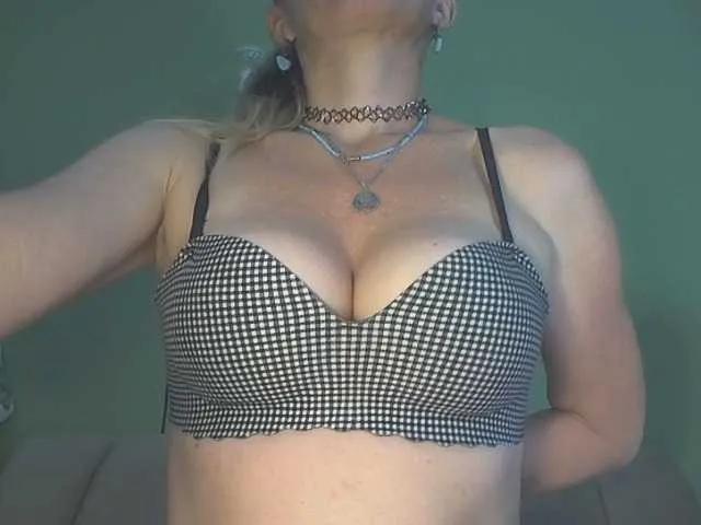 Mspurrfect on BongaCams