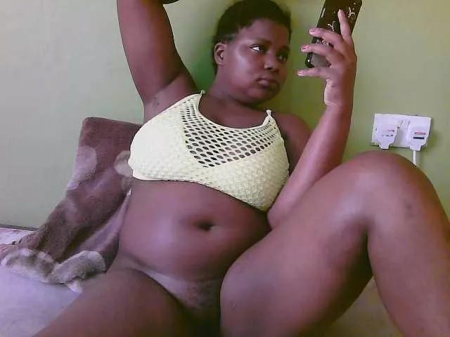Myra-Queen on BongaCams 