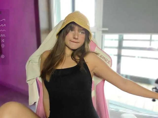 Naomimif on BongaCams