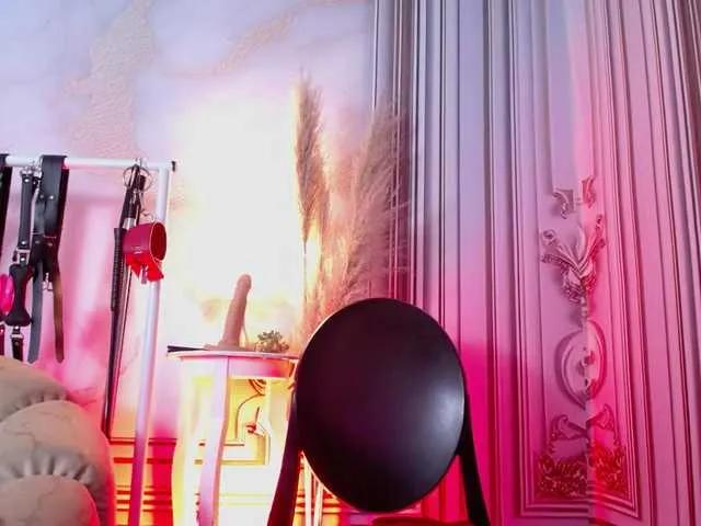 Naty-slavedoll on BongaCams