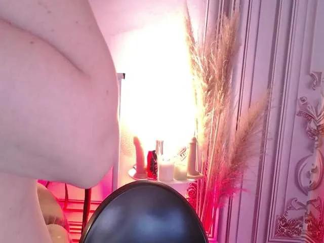 Naty-slavedoll on BongaCams