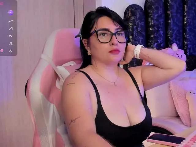 Orianna-Guzman on BongaCams 