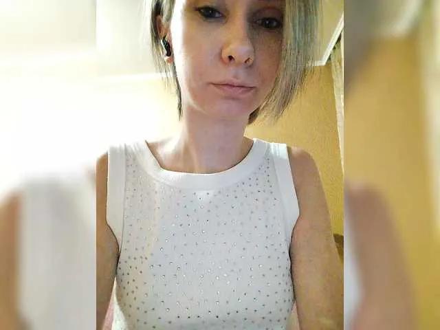prettyKris from BongaCams