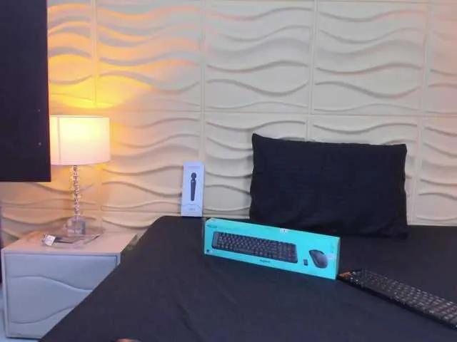 ReinaMiah on BongaCams