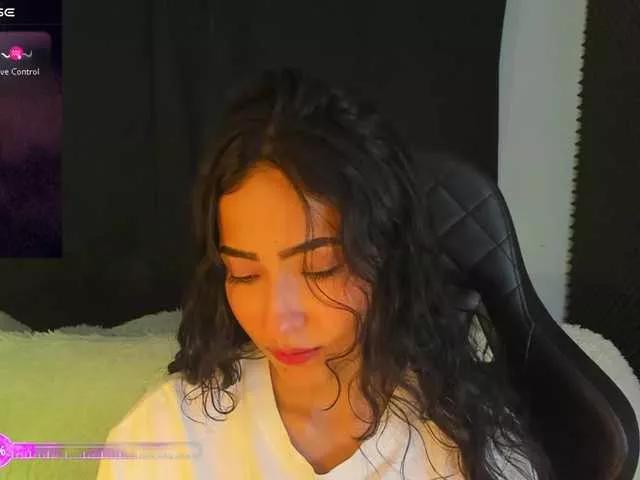 Rosario215a on BongaCams 