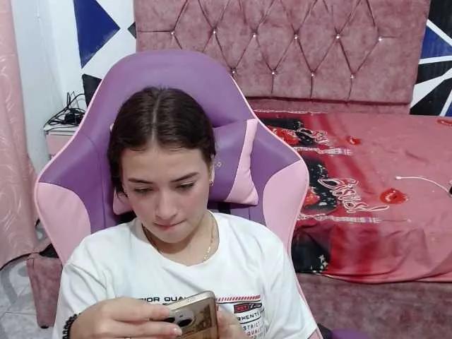 scarleth18 on BongaCams