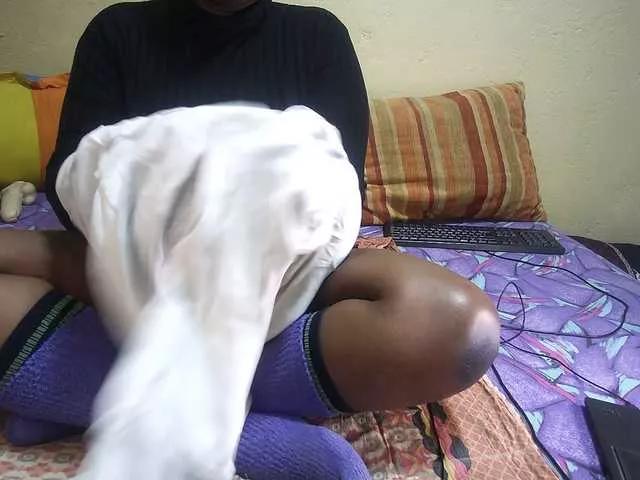 Thicksoraya on BongaCams 