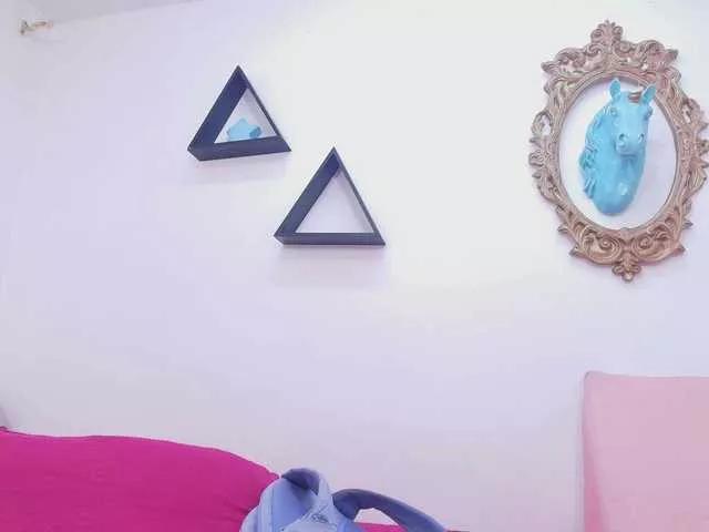 tinkerbell- on BongaCams 