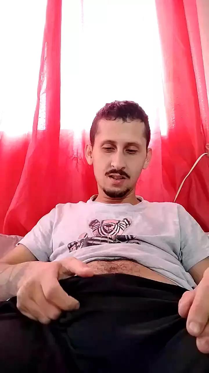Alemaoroludo2 on Cam4 