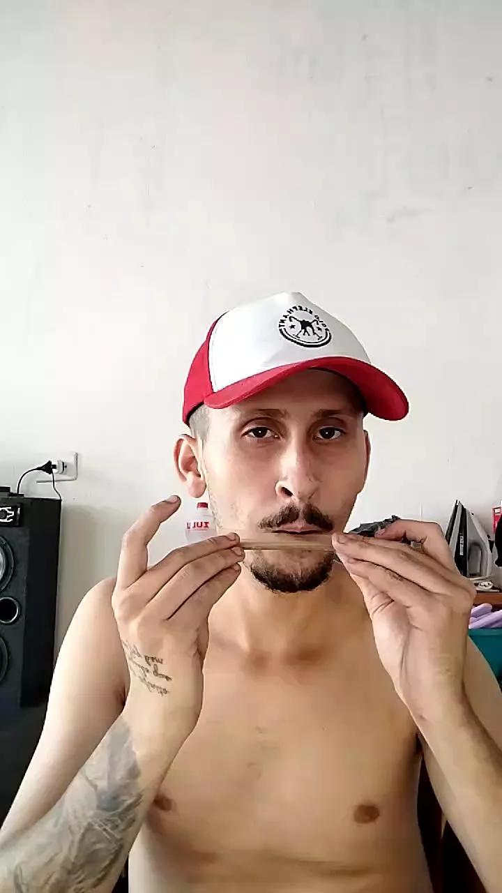 Alemaoroludo2 on Cam4 