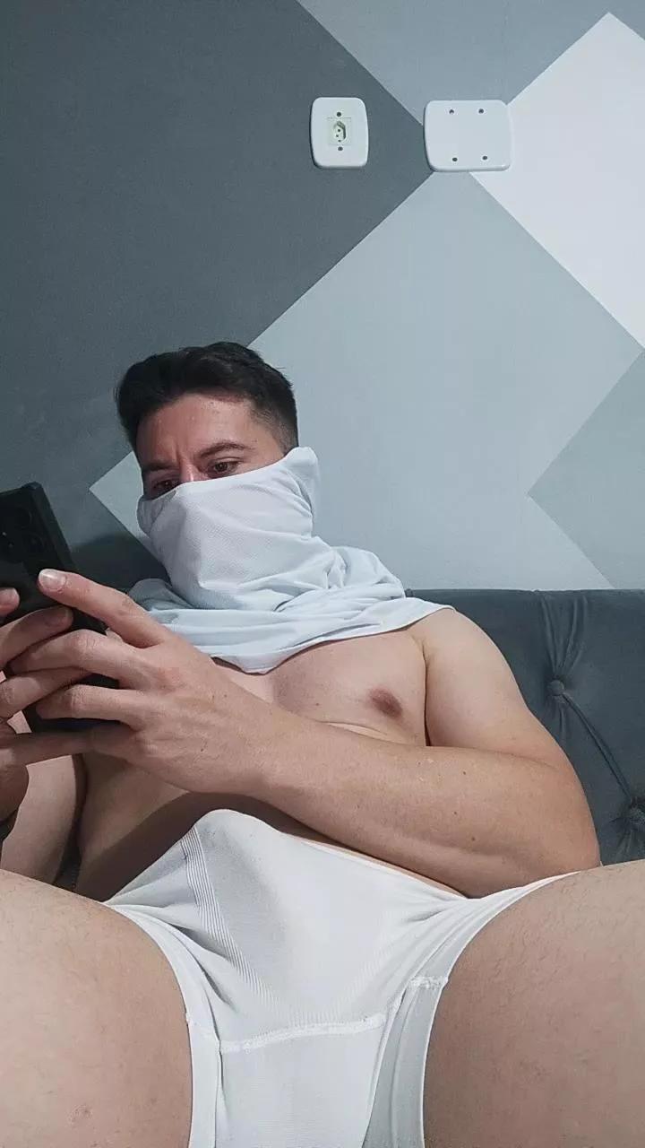 alerrandroo1 on Cam4 