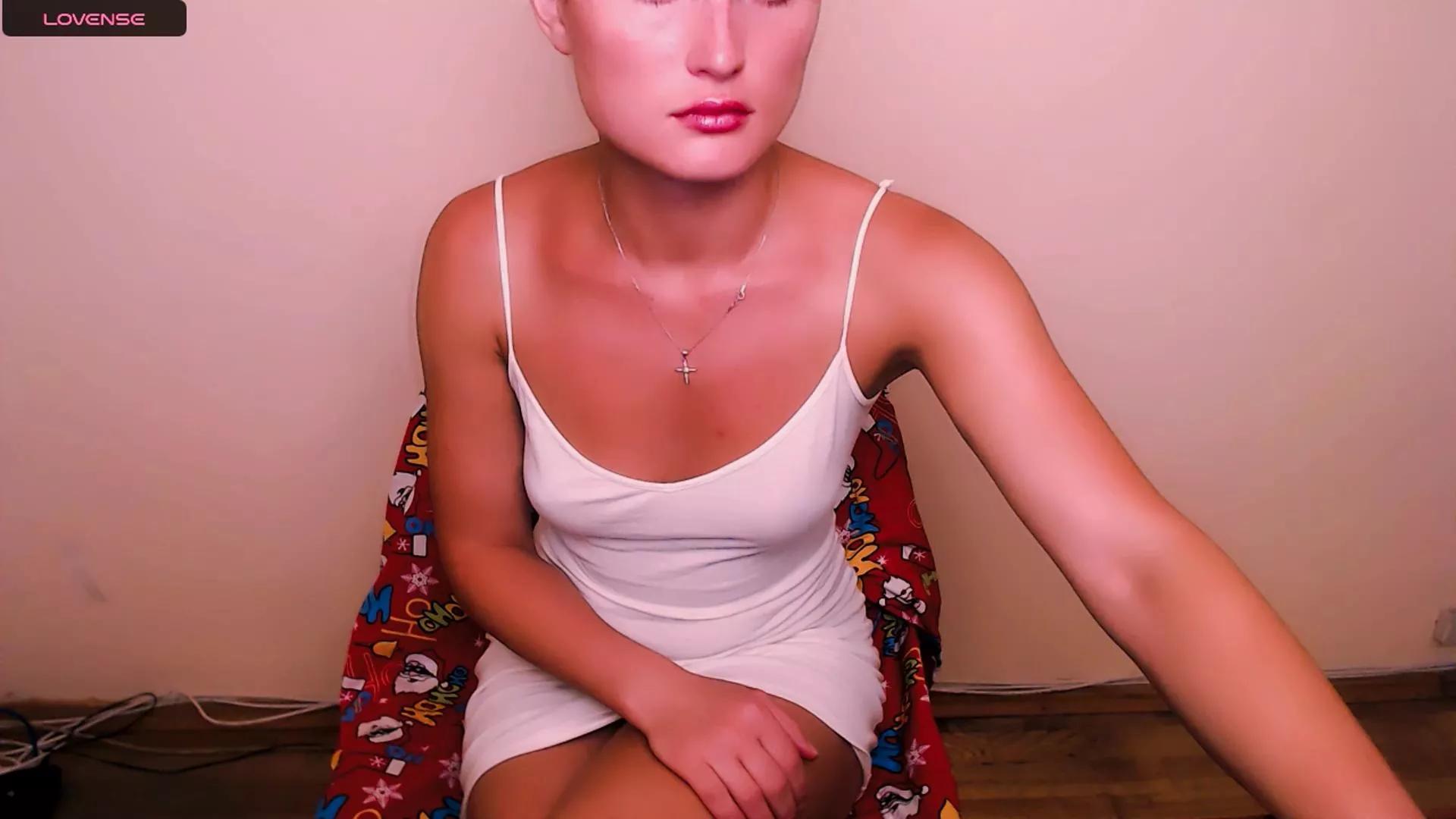 AlexisCrystal_ on Cam4 