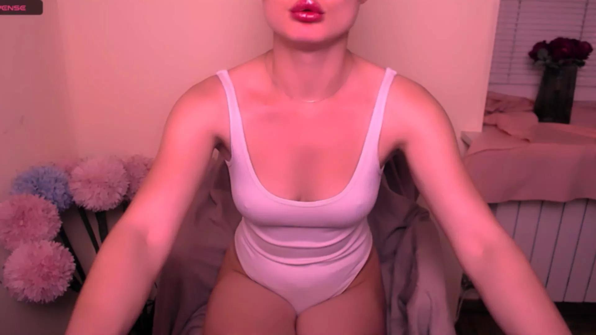AlexisCrystal_ on Cam4 