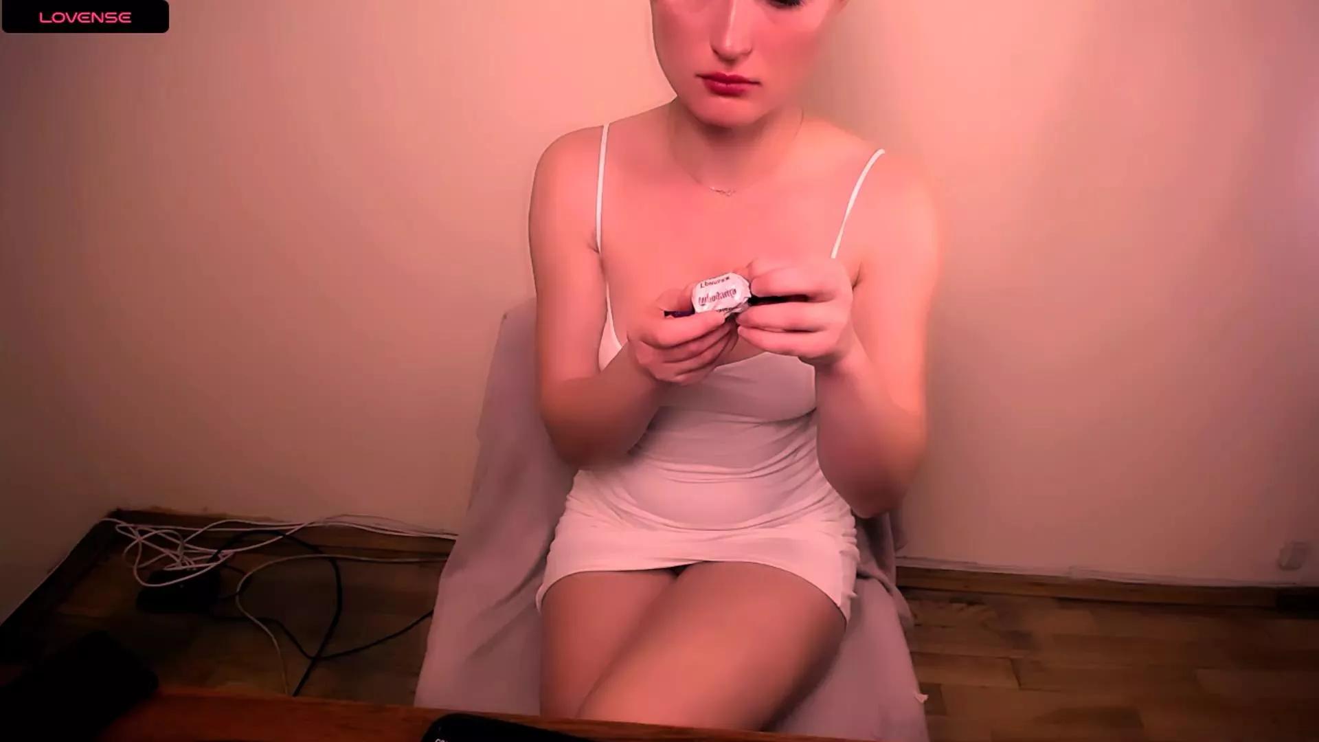 AlexisCrystal_ on Cam4 