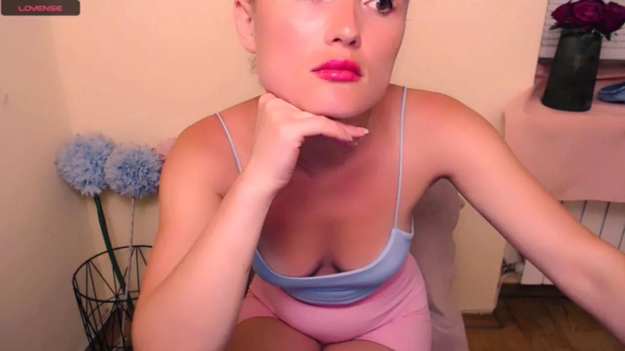 AlexisCrystal_ on Cam4 
