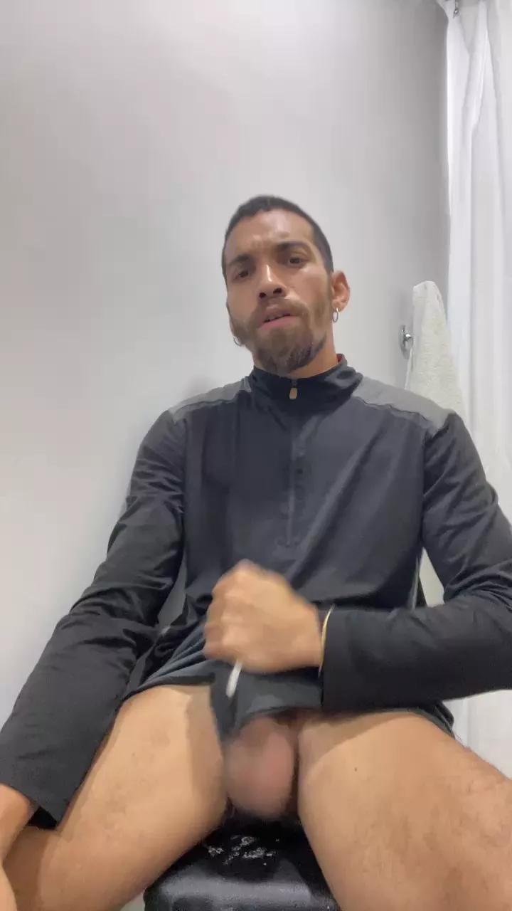 Alffredg_xxx on Cam4 