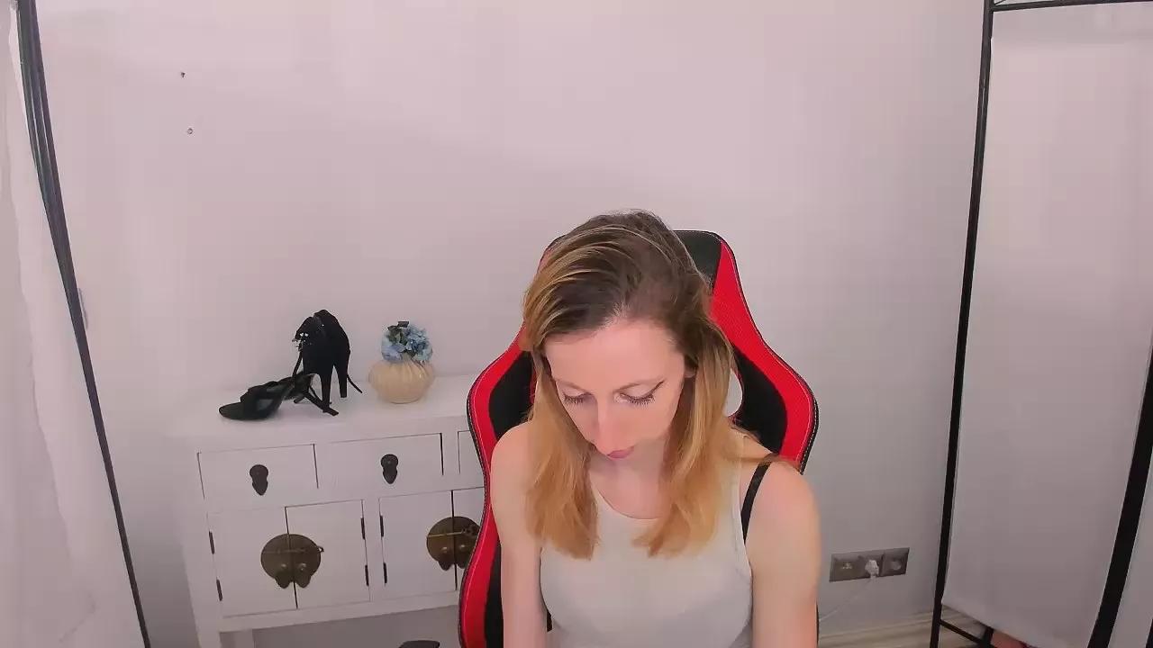 AliceRelax on Cam4 