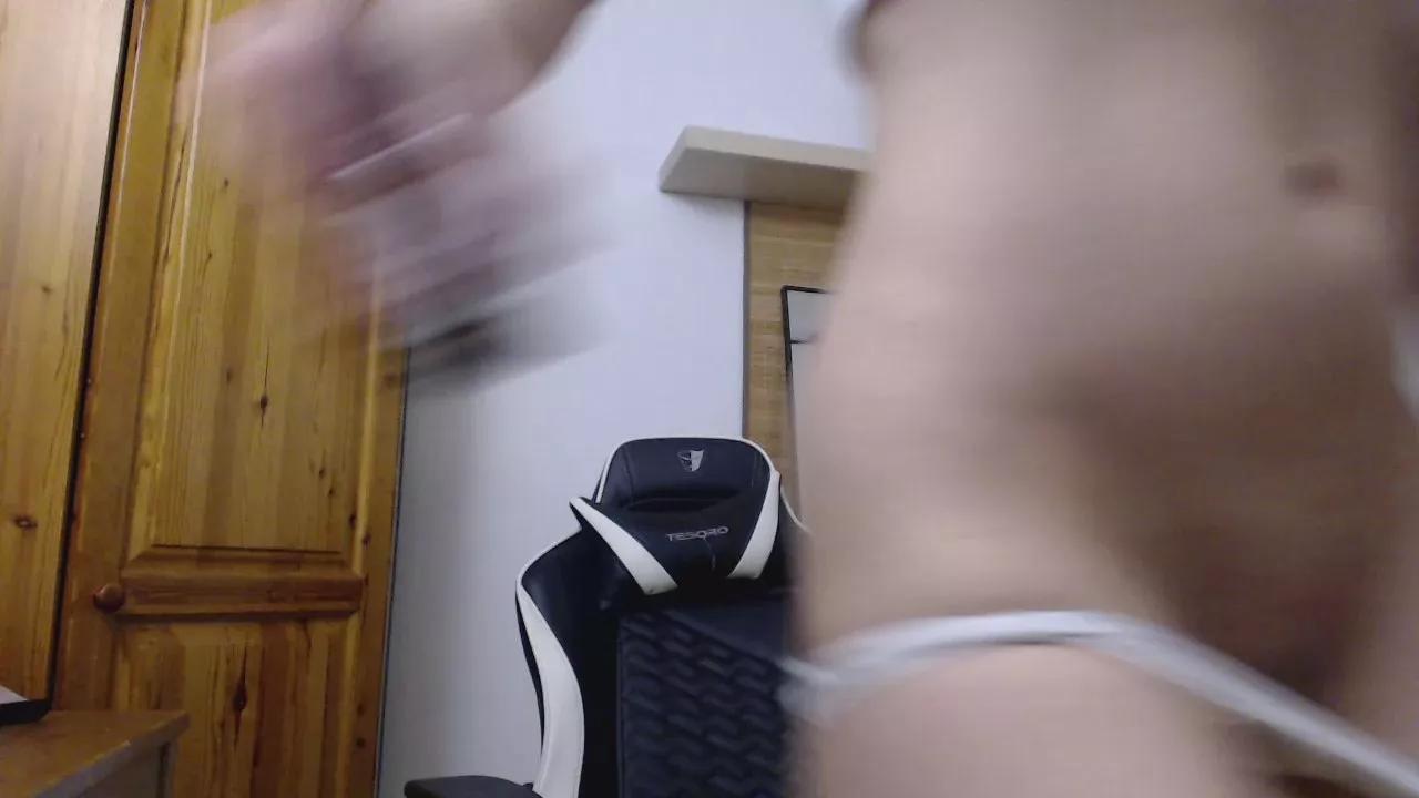 Alissarun on Cam4 