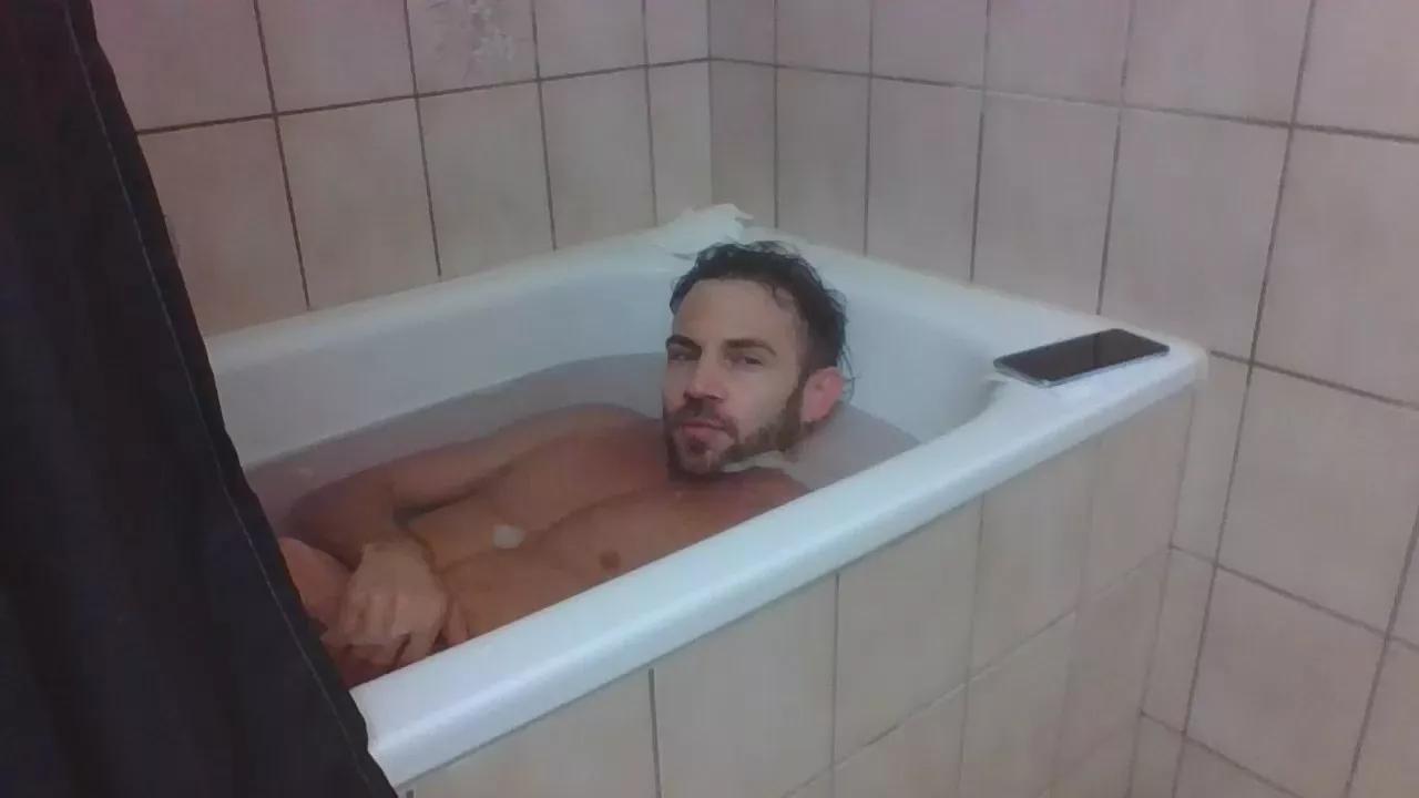 ALPHA_HUNK on Cam4 