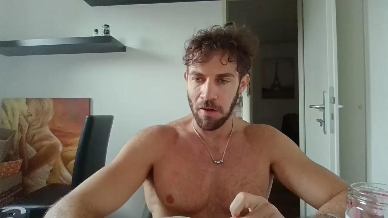 ALPHA_HUNK on Cam4 