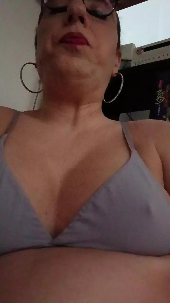 AngelikaTrans on Cam4 