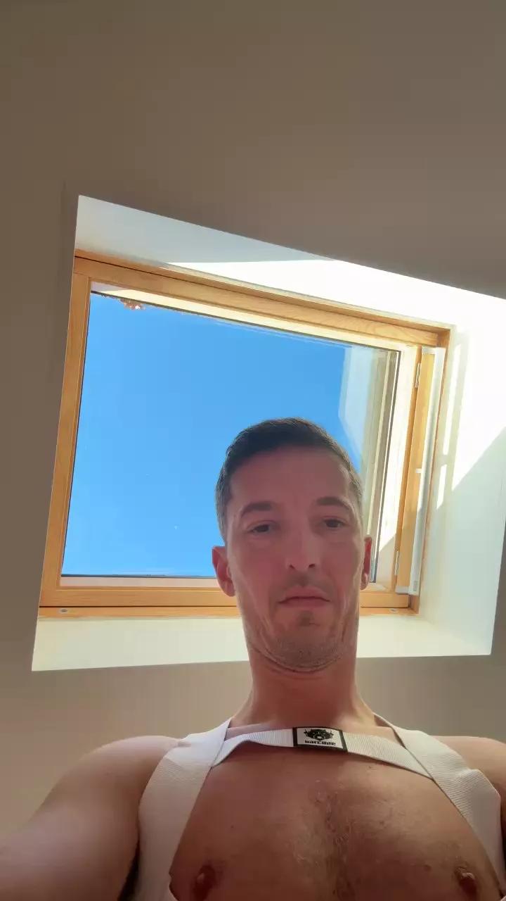 antoine8585 on Cam4 