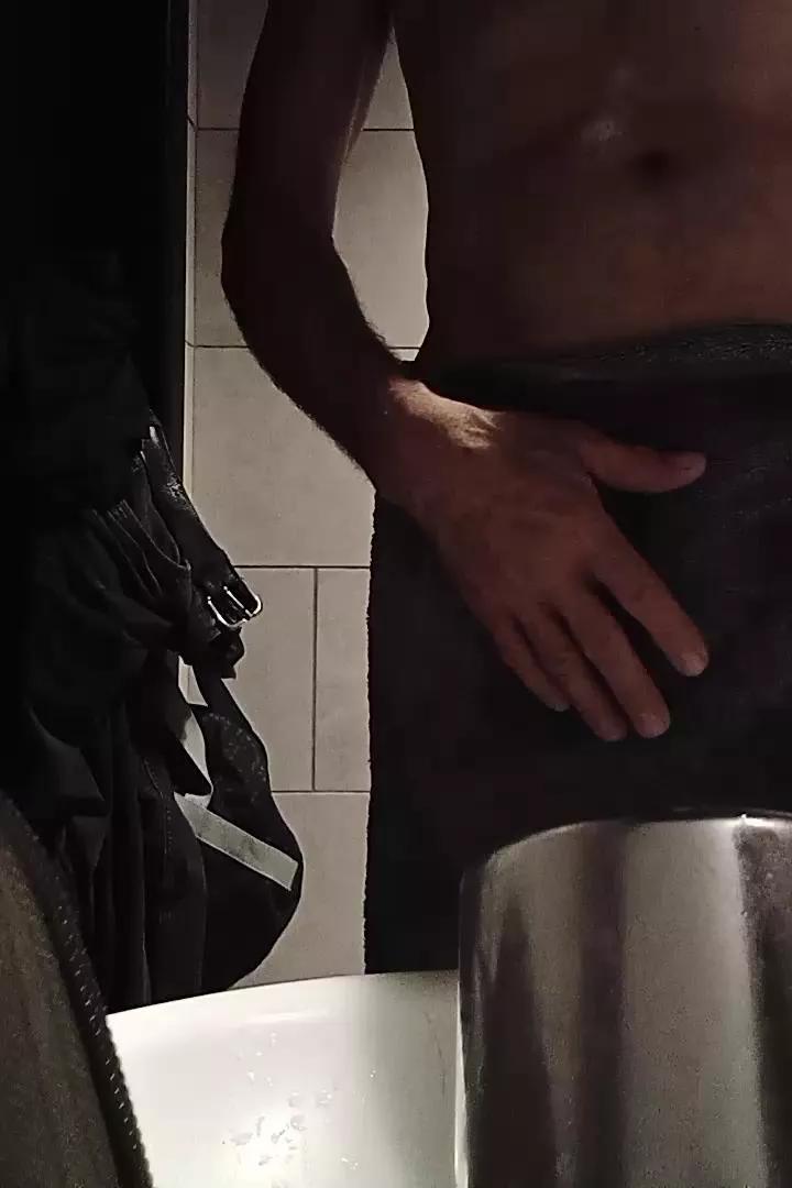 apem22 on Cam4 