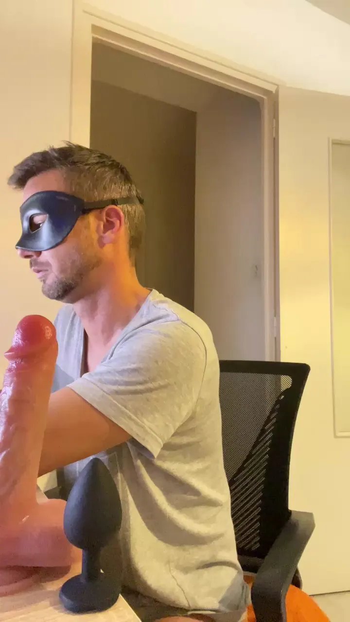 Babyboy2021xxx on Cam4 