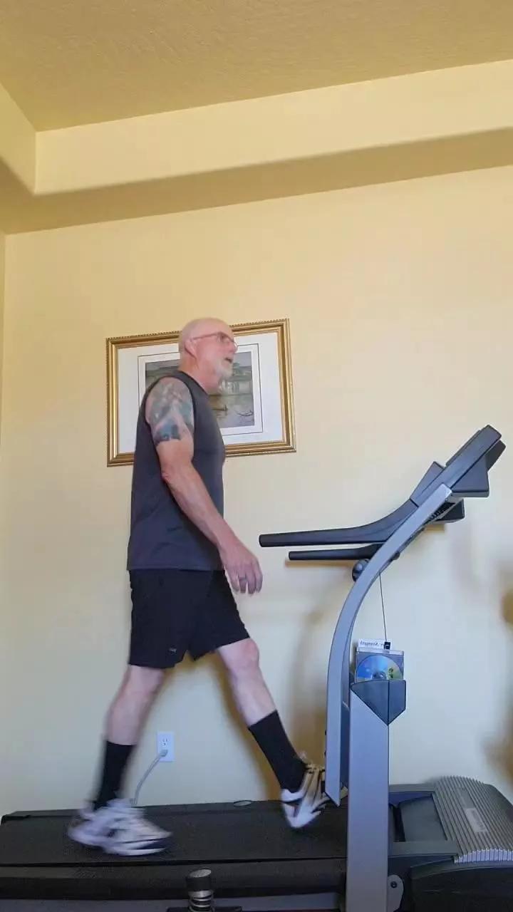 barebiker64 on Cam4 
