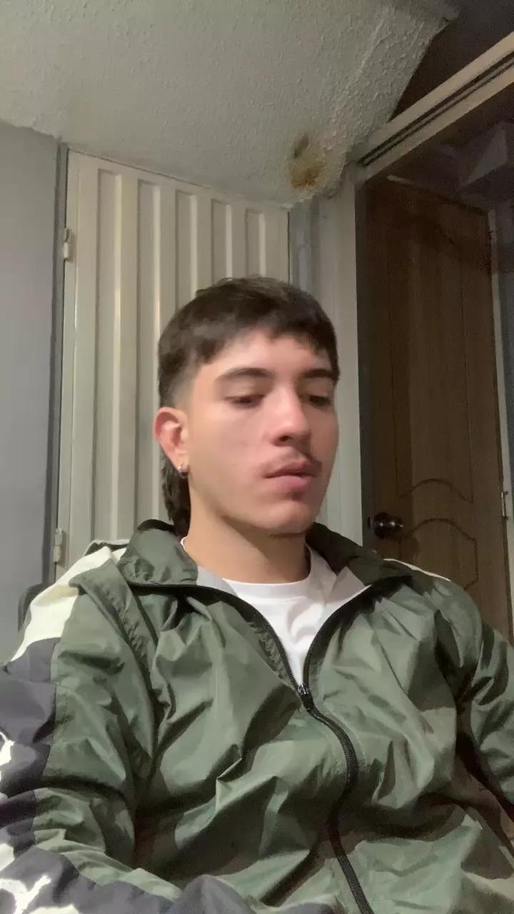 Bayron_77 on Cam4 