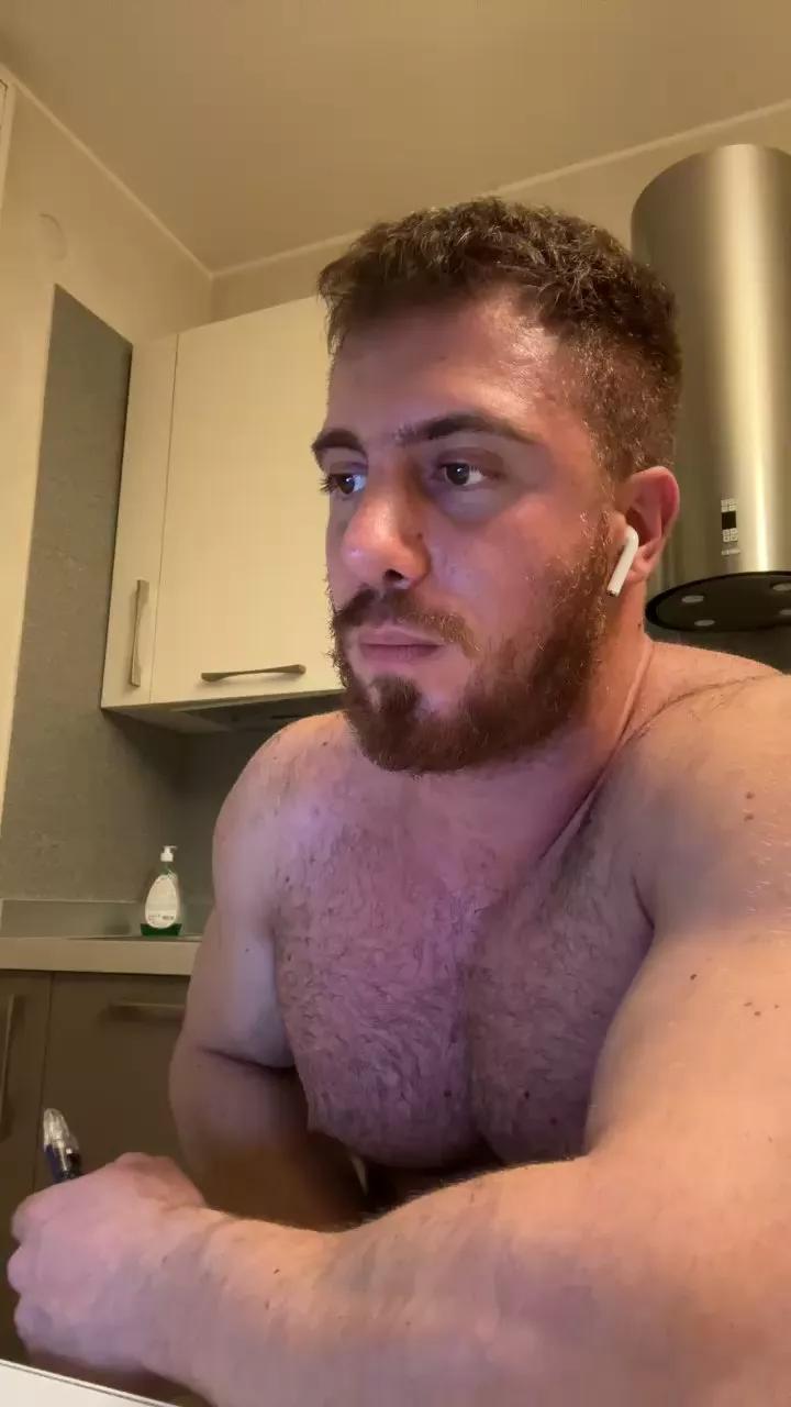 Bigwhitebull on Cam4 