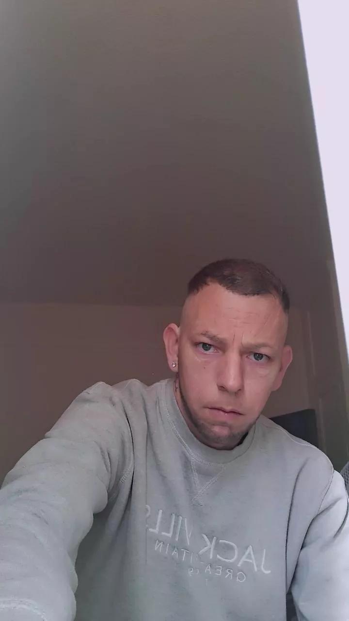 biladz_xxx on Cam4 
