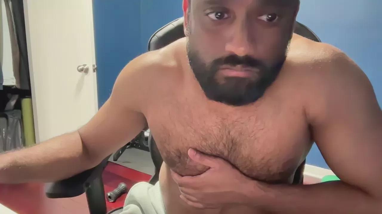 bulgingarmy on Cam4 